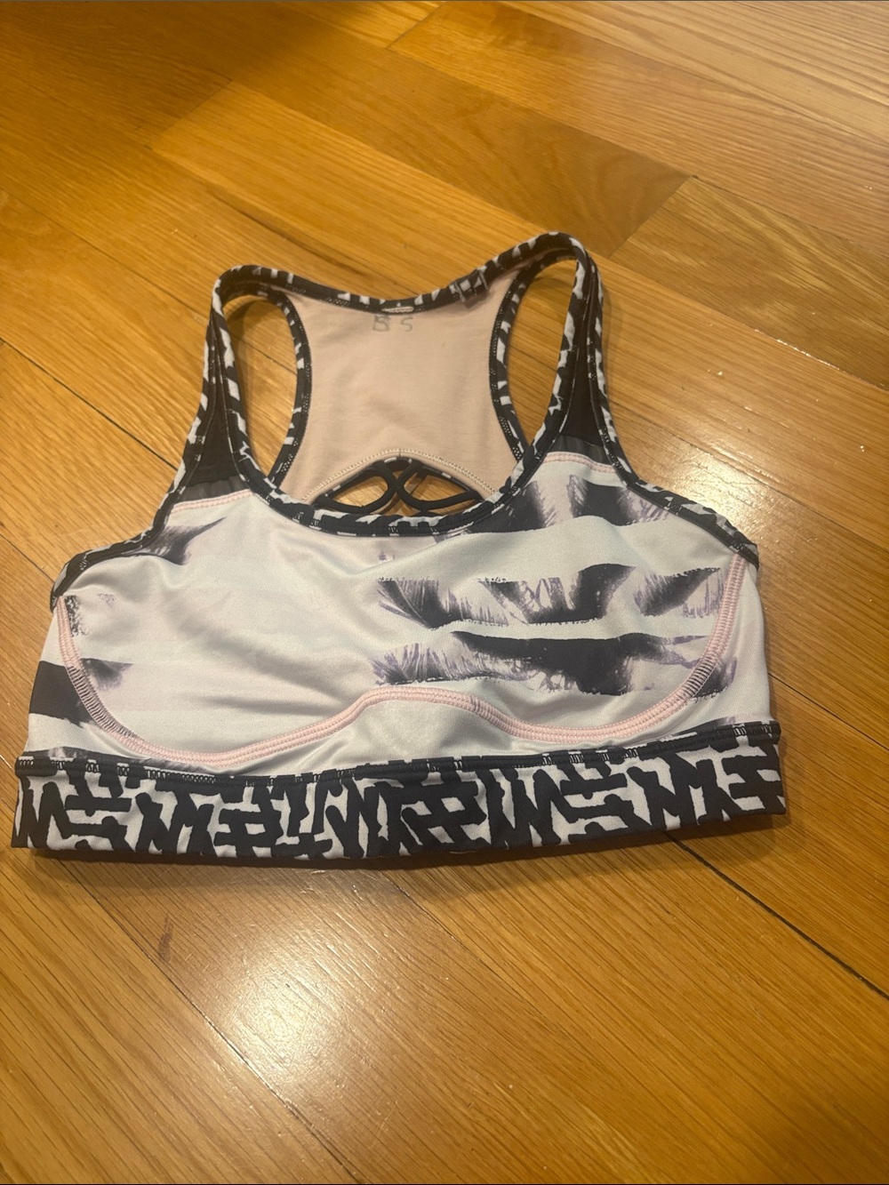 Printed Racerback Sports Bra - White & Black